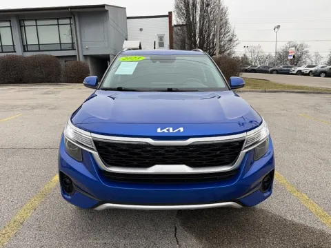 Photos of 2023 Kia Seltos S IVT AWD for sale in Frankfort, KY at EZ Car Connection