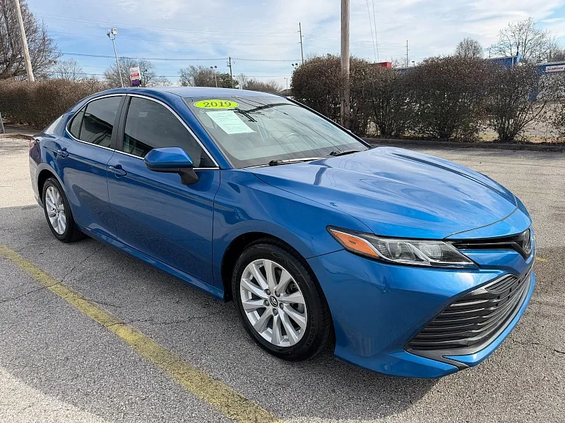 Blue 2019 Toyota Camry 4d Sedan LE for sale in Frankfort, KY