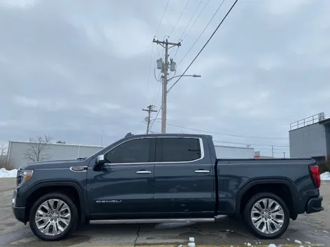More photos of 2020 GMC Sierra 1500 Crew Cab Denali at EZ Car Connection, KY