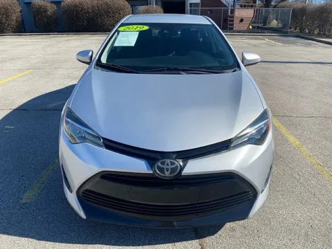 Photos of 2019 Toyota Corolla 4d Sedan LE for sale in Frankfort, KY at EZ Car Connection