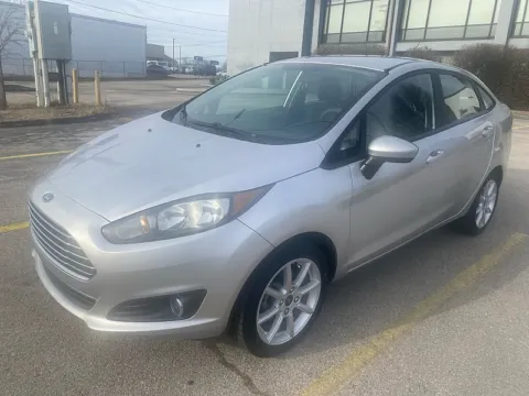 Silver 2017 Ford Fiesta 4d Sedan SE for sale in Frankfort, KY