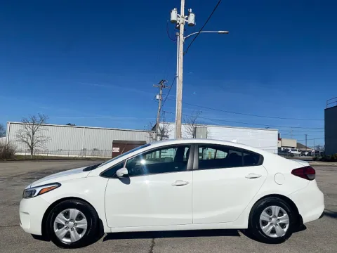 More photos of 2017 Kia Forte 4d Sedan LX Auto at EZ Car Connection, KY