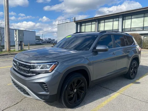 Another view of 2022 Volkswagen Atlas 3.6L V6 SE w/Technology FWD for sale in Frankfort, KY at EZ Car Connection