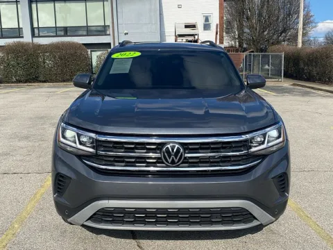 Photos of 2022 Volkswagen Atlas 3.6L V6 SE w/Technology FWD for sale in Frankfort, KY at EZ Car Connection