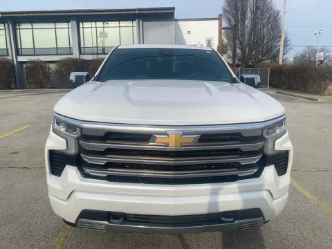 Photos of 2022 Chevrolet Silverado 1500 Crew Cab 147" High Country for sale in Frankfort, KY at EZ Car Connection