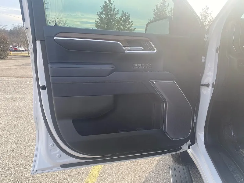 2022 Chevrolet Silverado 1500 High Country - Photo 13
