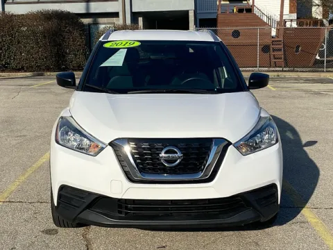 Photos of 2019 Nissan Kicks 4d SUV FWD S for sale in Frankfort, KY at EZ Car Connection