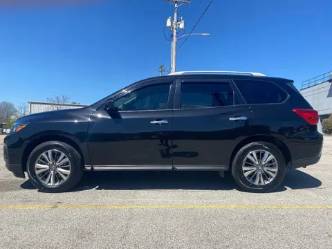 More photos of 2019 Nissan Pathfinder 4d SUV FWD SL at EZ Car Connection, KY