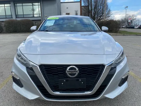 Photos of 2022 Nissan Altima 2.5 SV Sedan for sale in Frankfort, KY at EZ Car Connection
