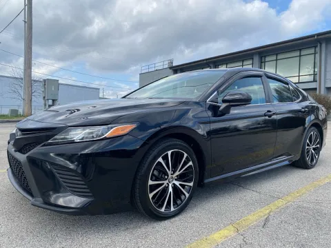 Another view of 2019 Toyota Camry 4d Sedan SE for sale in Frankfort, KY at EZ Car Connection