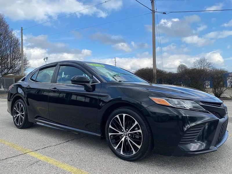 2019 Toyota Camry SE