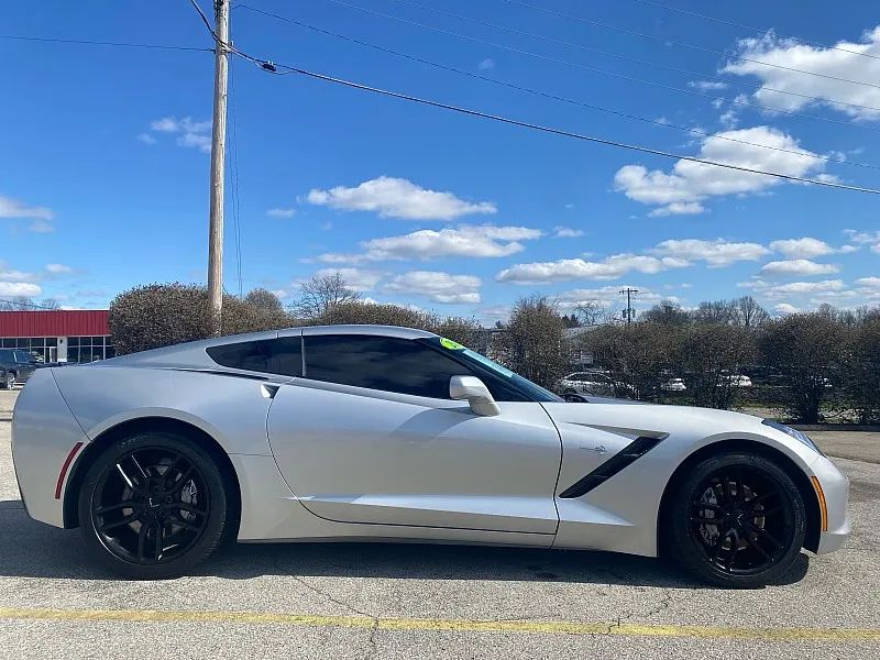 2017 Chevrolet Corvette 3LT - Photo 10