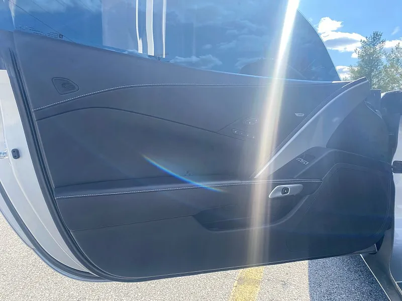 2017 Chevrolet Corvette 3LT - Photo 13