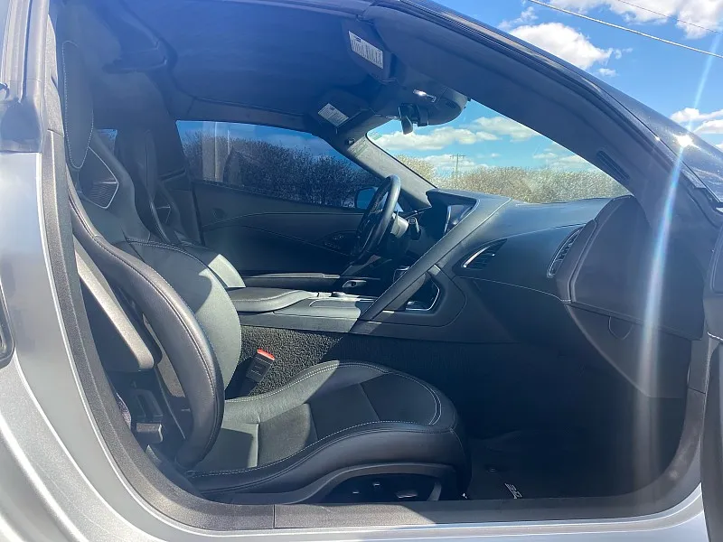 2017 Chevrolet Corvette 3LT - Photo 14