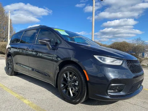 Black 2021 Chrysler Pacifica Touring FWD for sale in Frankfort, KY