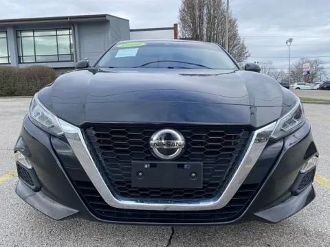 Another view of 2022 Nissan Altima 2.5 SV Sedan for sale in Frankfort, KY at EZ Car Connection