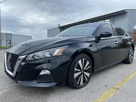Another view of 2022 Nissan Altima 2.5 SV Sedan for sale in Frankfort, KY at EZ Car Connection