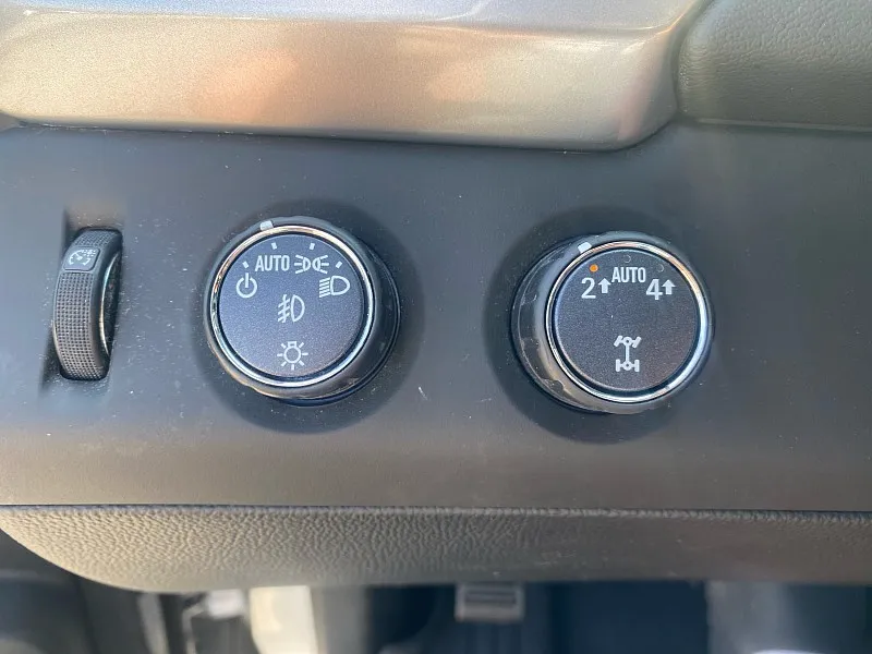 2018 Chevrolet Tahoe Premier - Photo 19