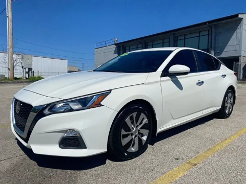 Another view of 2020 Nissan Altima 4d Sedan FWD 2.5L S for sale in Frankfort, KY at EZ Car Connection