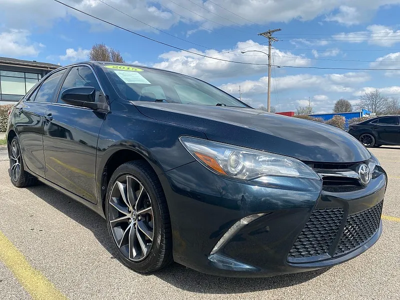 Gray 2015 Toyota Camry 4d Sedan XSE for sale in Frankfort, KY