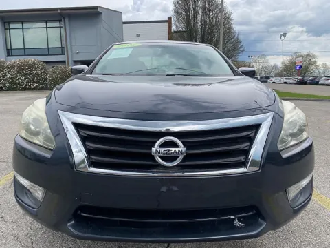 Photos of 2015 Nissan Altima 4d Sedan S 2.5L for sale in Frankfort, KY at EZ Car Connection