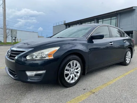 Another view of 2015 Nissan Altima 4d Sedan S 2.5L for sale in Frankfort, KY at EZ Car Connection