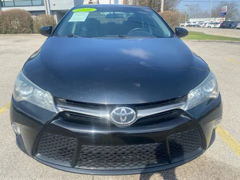 Photos of 2016 Toyota Camry 4d Sedan SE for sale in Frankfort, KY at EZ Car Connection