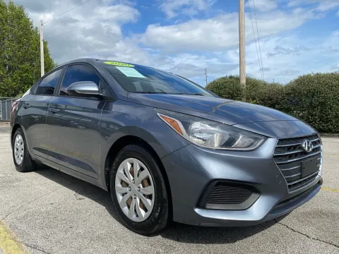 Gray 2020 Hyundai Accent 4d Sedan SE Auto for sale in Frankfort, KY