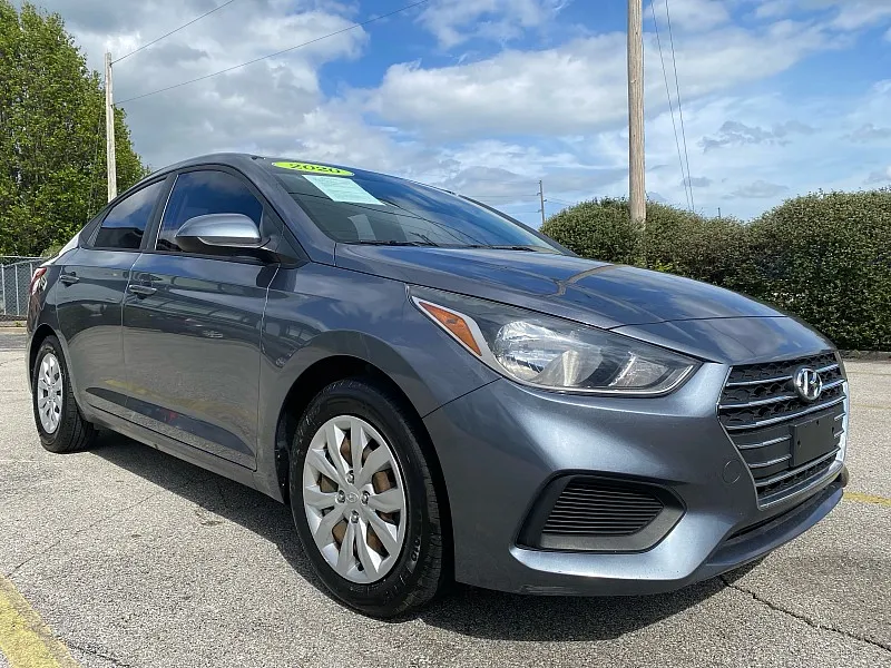 Gray 2020 Hyundai Accent 4d Sedan SE Auto for sale in Frankfort, KY