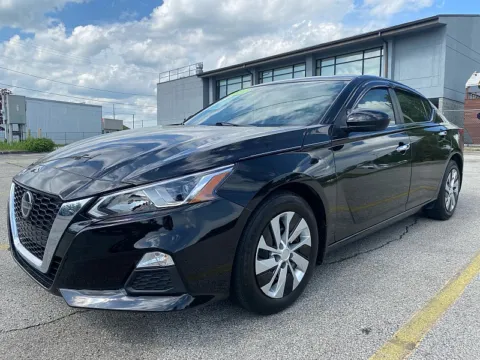 Another view of 2021 Nissan Altima 2.5 S Sedan for sale in Frankfort, KY at EZ Car Connection