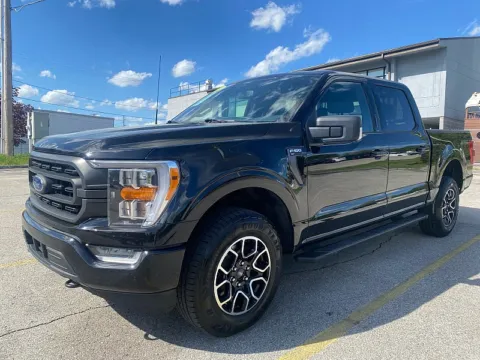Another view of 2022 Ford F-150 XLT SuperCrew 5.5' Box for sale in Frankfort, KY at EZ Car Connection