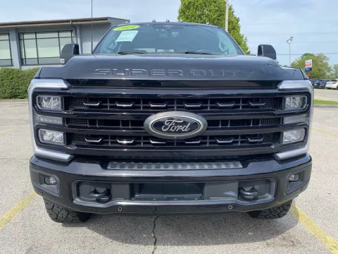 Photos of 2024 Ford Super Duty F-250 LARIAT Crew Cab SRW 6.75' Box for sale in Frankfort, KY at EZ Car Connection