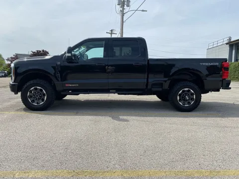 More photos of 2024 Ford Super Duty F-250 LARIAT Crew Cab SRW 6.75' Box at EZ Car Connection, KY