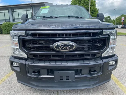 Photos of 2022 Ford Super Duty F-250 XLT Crew Cab SRW 6.75' Box for sale in Frankfort, KY at EZ Car Connection
