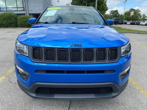 Photos of 2021 Jeep Compass Latitude FWD for sale in Frankfort, KY at EZ Car Connection