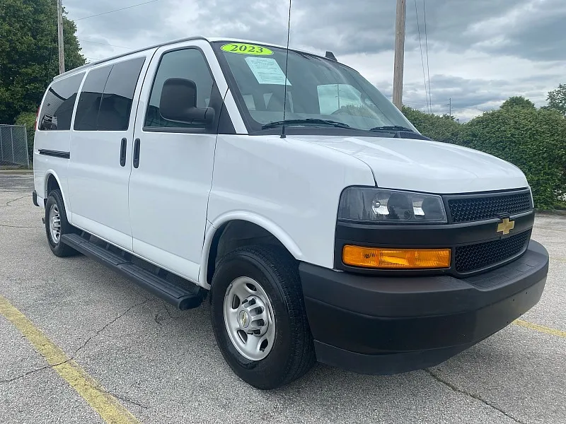2023 Chevrolet Express 2500 LS's photo