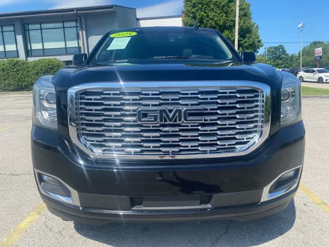 Photos of 2018 GMC Yukon 4d SUV 4WD Denali for sale in Frankfort, KY at EZ Car Connection