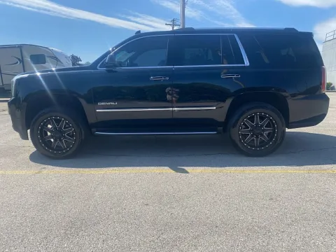 More photos of 2018 GMC Yukon 4d SUV 4WD Denali at EZ Car Connection, KY