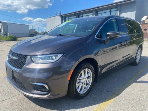 Another view of 2023 Chrysler Pacifica Touring L FWD for sale in Frankfort, KY at EZ Car Connection