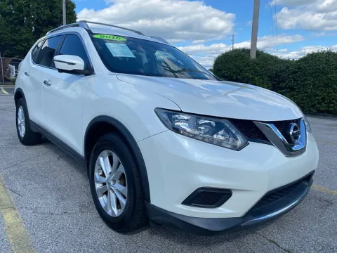 White 2016 Nissan Rogue 4d SUV FWD SV for sale in Frankfort, KY