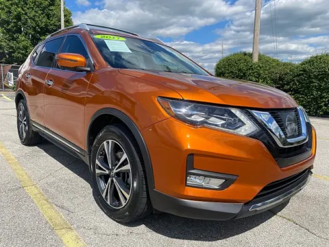 Orange 2017 Nissan Rogue 4d SUV FWD SL for sale in Frankfort, KY