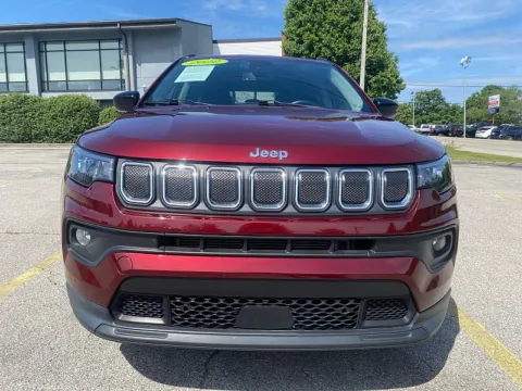 Photos of 2022 Jeep Compass Latitude Lux 4x4 for sale in Frankfort, KY at EZ Car Connection
