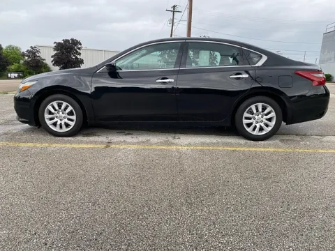 More photos of 2018 Nissan Altima 4d Sedan 2.5L S at EZ Car Connection, KY