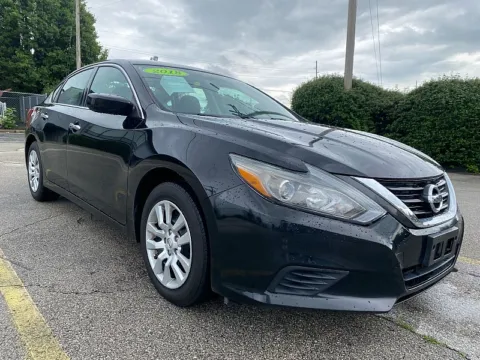 Black 2018 Nissan Altima 4d Sedan 2.5L S for sale in Frankfort, KY