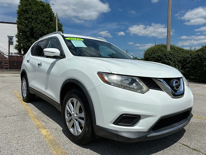 White 2015 Nissan Rogue 4d SUV FWD SV for sale in Frankfort, KY