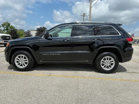 More photos of 2020 Jeep Grand Cherokee 4d SUV 4WD Laredo E at EZ Car Connection, KY