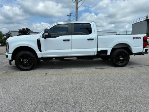 More photos of 2024 Ford Super Duty F-250 XLT Crew Cab SRW 6.75' Box at EZ Car Connection, KY
