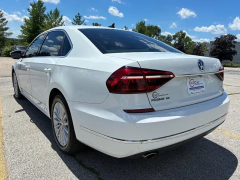 Photos of 2017 Volkswagen Passat 4d Sedan 1.8T SE for sale in Frankfort, KY at EZ Car Connection