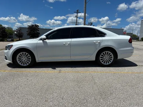 More photos of 2017 Volkswagen Passat 4d Sedan 1.8T SE at EZ Car Connection, KY