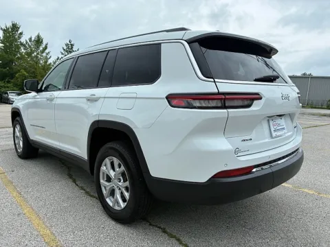 More photos of 2023 Jeep Grand Cherokee L Limited 4x4 at EZ Car Connection, KY